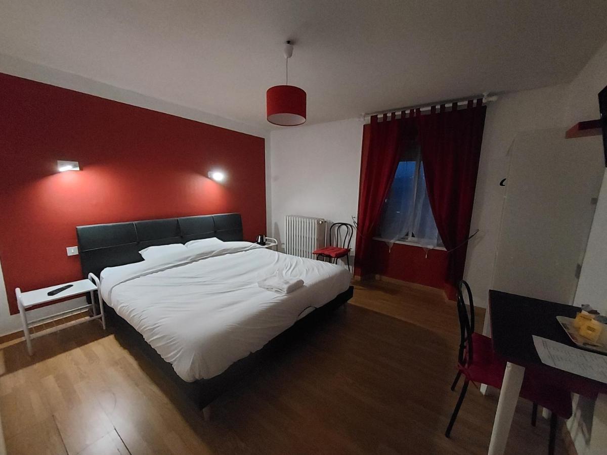 Hotel Le Comtois Saone Buitenkant foto